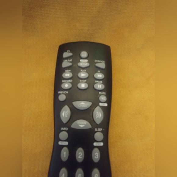 GE universal remote RC24911-A - Picture 3 of 4